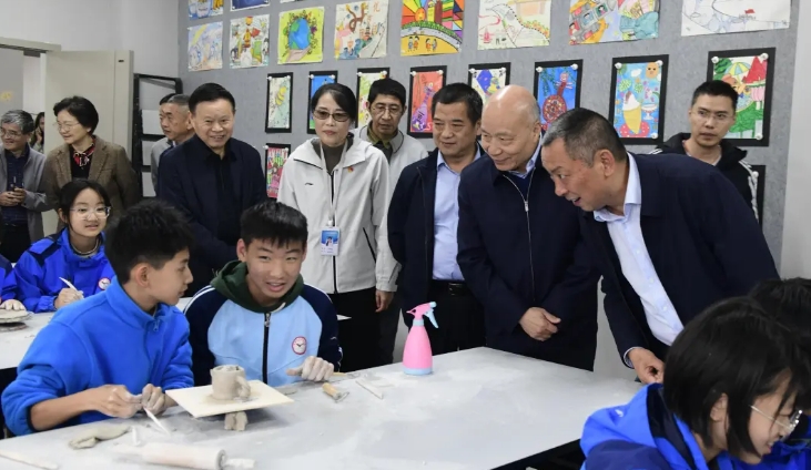 江西省關(guān)工委赴景德鎮(zhèn)市調(diào)研基層關(guān)工委組織規(guī)范化建設(shè)工作