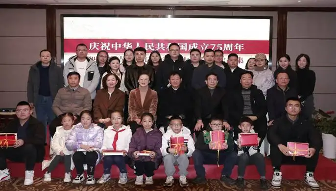四川省青少年詩(shī)歌征文大賽獲獎(jiǎng)作品集新書發(fā)布會(huì)暨頒獎(jiǎng)會(huì)圓滿舉行