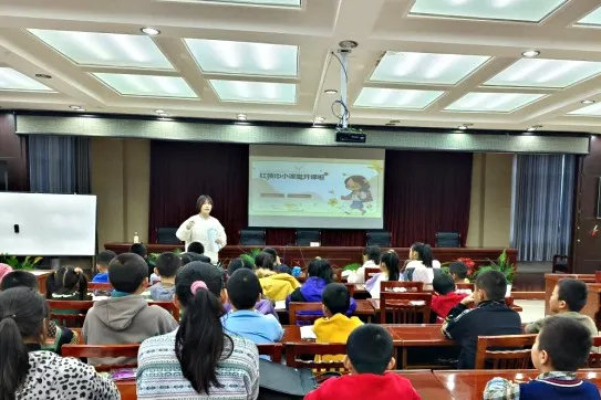 新疆維吾爾自治區各級關工委開展“把愛帶回家 同心護成長”寒假兒童關愛服務活動