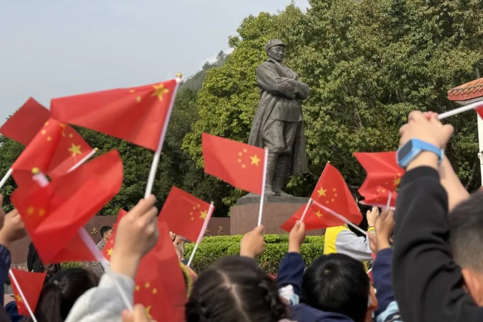 重慶市各級關工委開展清明祭奠英烈活動