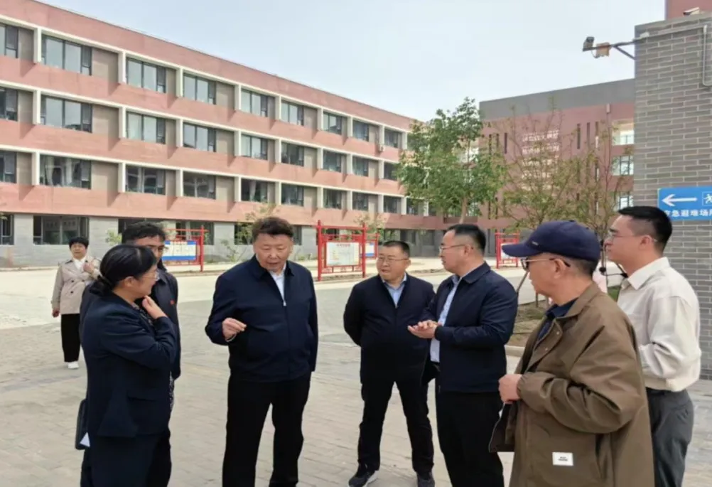 新疆維吾爾自治區關工委調研組在和田地區調研指導工作