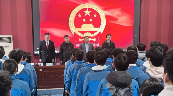 陜西省西安市關工委法治報告團進校園舉行2025春季“開學法治第一課”報告會