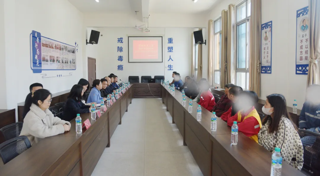 江西省贛州市關(guān)工委聯(lián)合市拘戒所開(kāi)展未成年拘戒人員幫教活動(dòng)