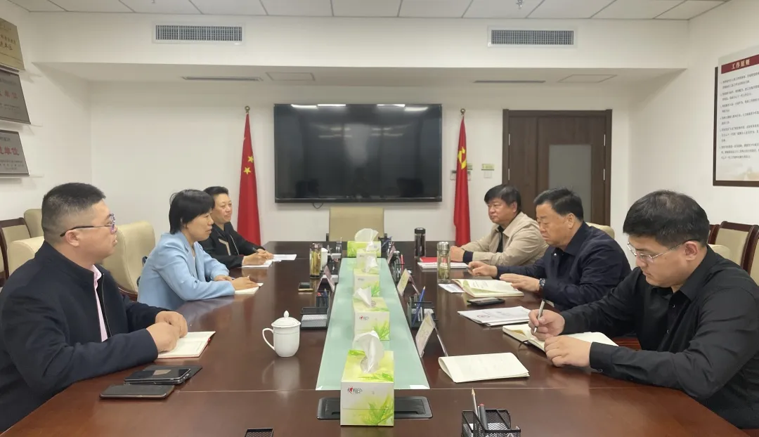 山東省德州市關(guān)工委與市婦聯(lián)共商關(guān)愛(ài)青少年工作