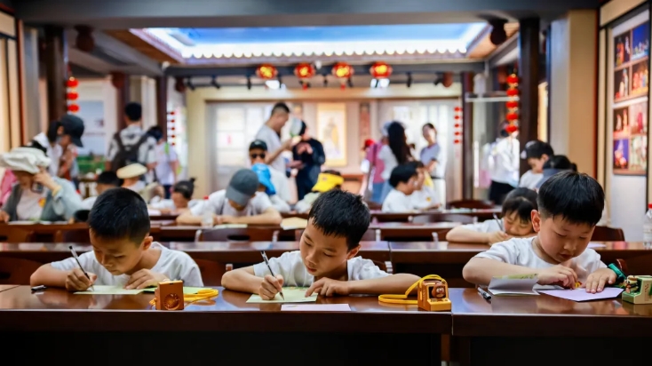 福建省泉州市：古城親子徒步 弘揚(yáng)好家教好家風(fēng)