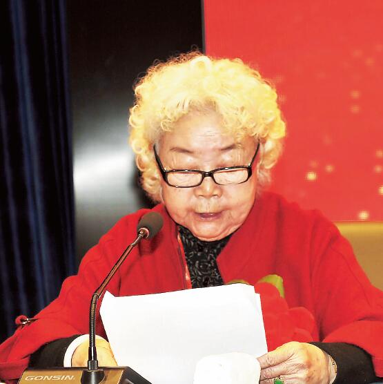扎根人民 回報社會 把關(guān)心培養(yǎng)下一代作為不懈追求