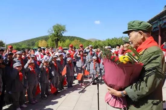 臨沂市九旬老兵紅色景區講述抗戰故事