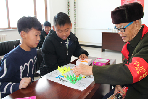 農(nóng)墾哈拉海農(nóng)場關工委多種形式關愛留守兒童