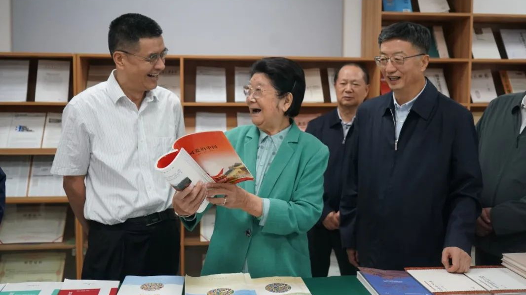 中國關工委主任顧秀蓮調研指導新疆關心下一代工作