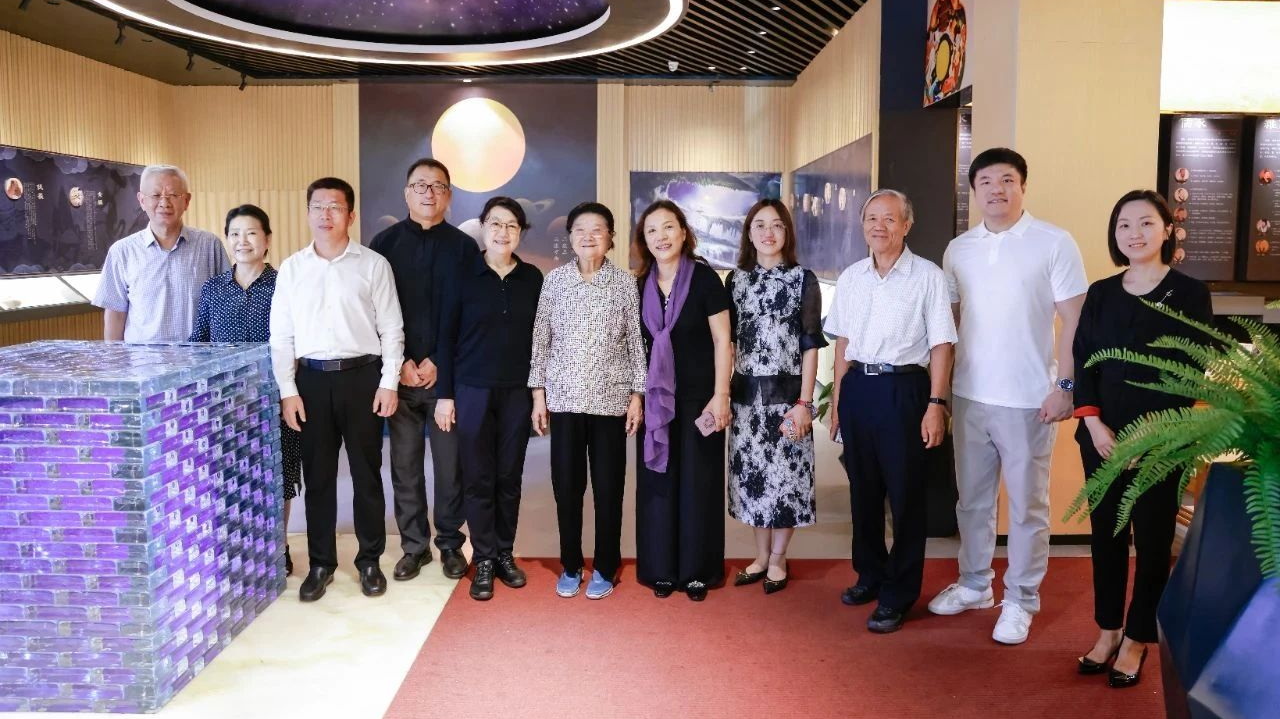 中國關工委主任顧秀蓮、全國部分城市關工委領導調研指導大連城市音樂館關心下一代工作