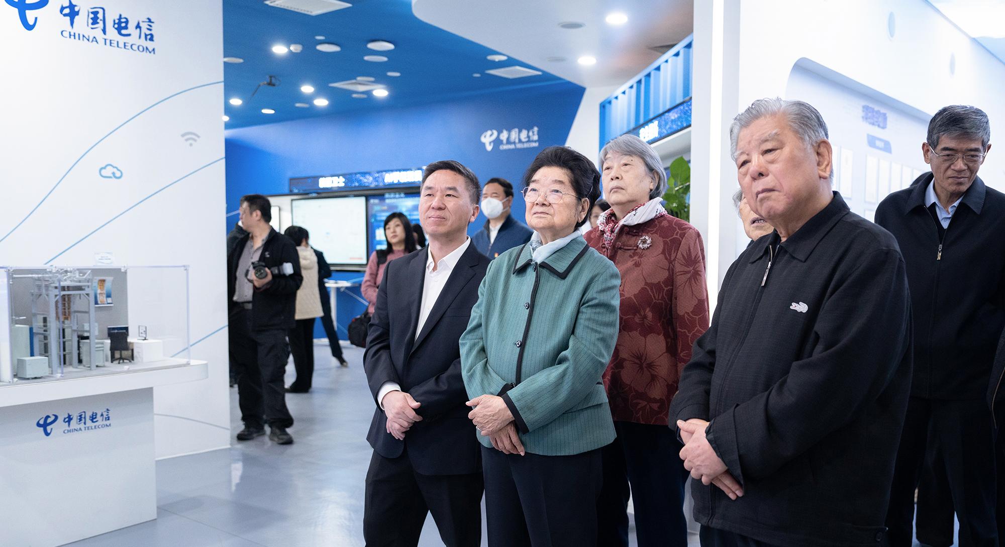 中國關(guān)工委主任顧秀蓮帶隊(duì)赴中國電信開展人工智能專題調(diào)研