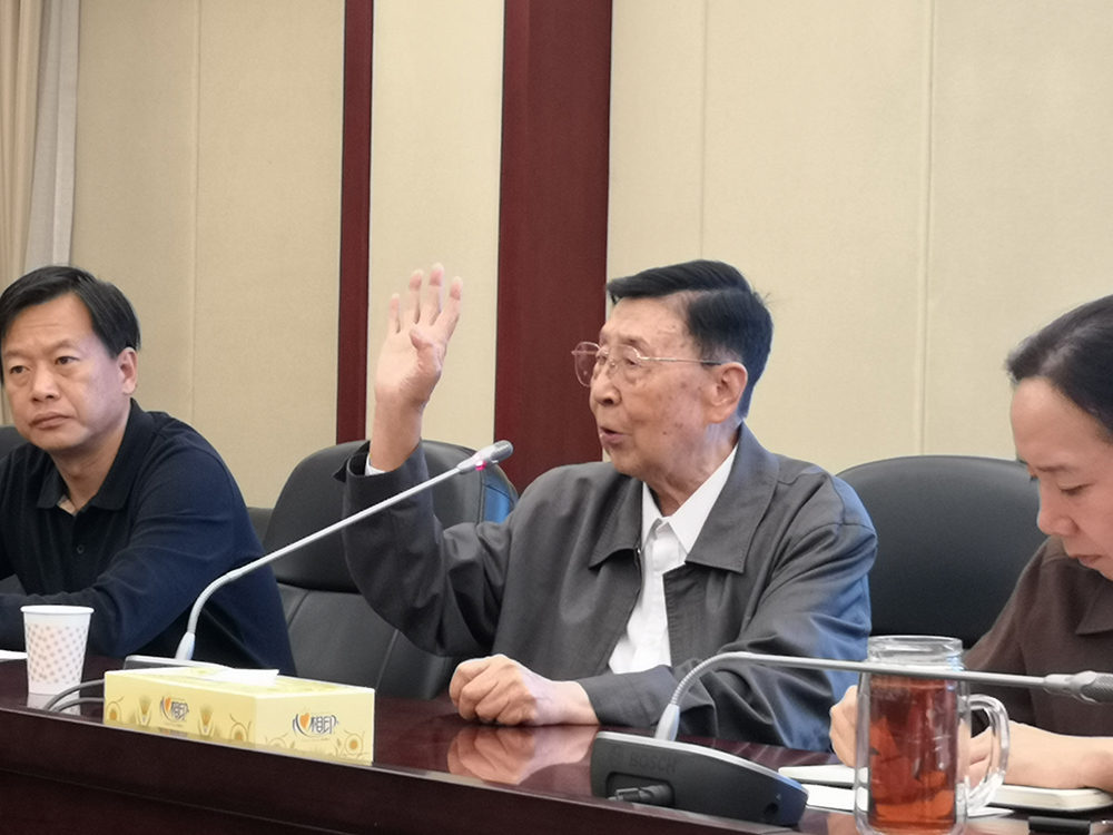 龍志毅1.jpg