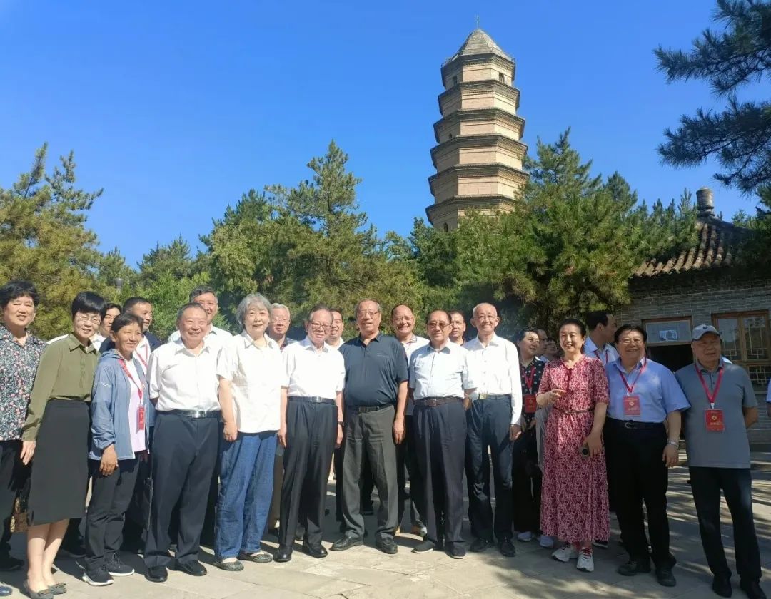 中國關工委青少年黨史教育經驗交流會與會代表參觀延安革命紀念地