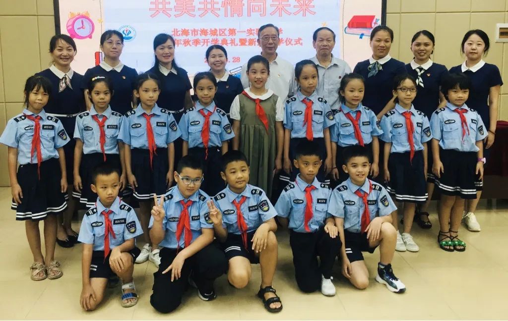 廣西壯族自治區各級關工委組織“五老” 送法進校園