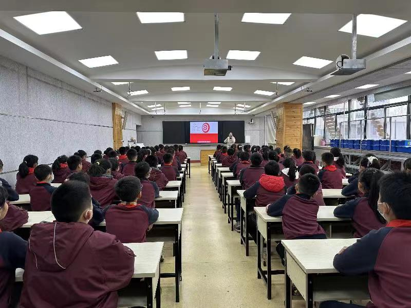 甘肅省委老干部局和省關工委開展憲法宣傳進校園活動