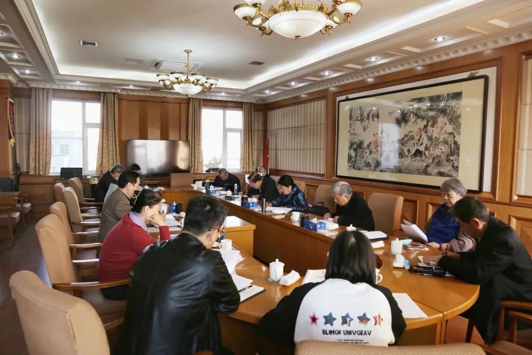 顧秀蓮主持召開中國關工委主任辦公會議 傳達學習習近平總書記在紀念毛澤東同志誕辰130周年座談會上的重要講話精神