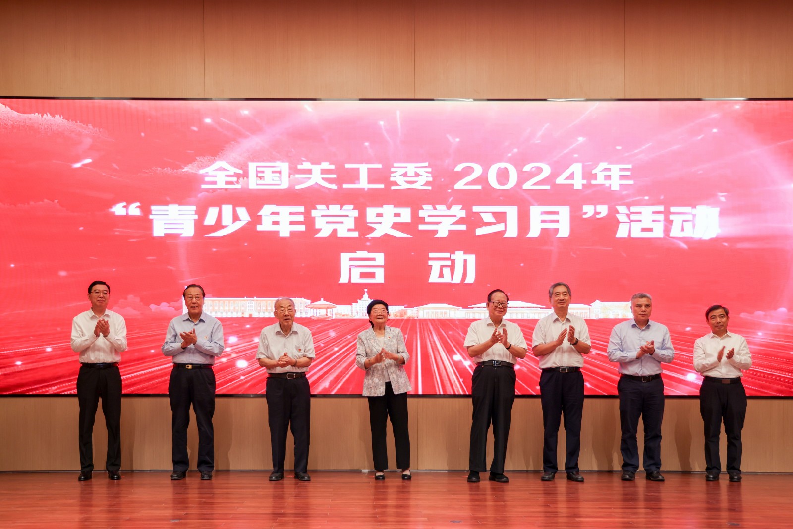 火炬內文1.jpg