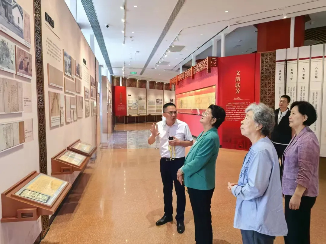 中國關(guān)工委主任顧秀蓮在廈門調(diào)研關(guān)心下一代工作