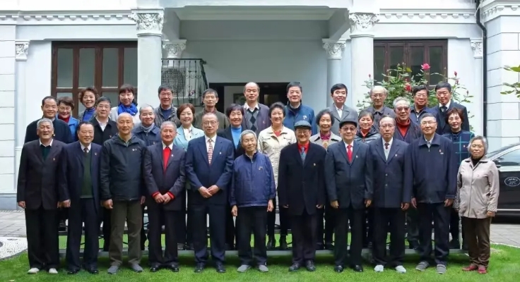 上海市徐匯區(qū)“光啟晚晴”“五老”報告團：“五老”傳薪火 晚晴耀未來